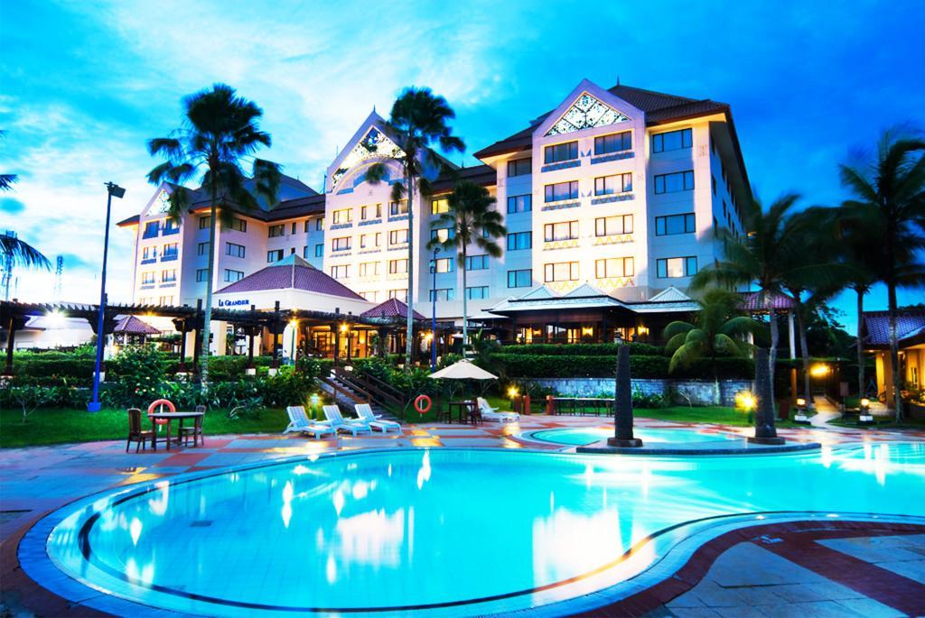 Le Grandeur Hotel Balikpapan Exterior foto