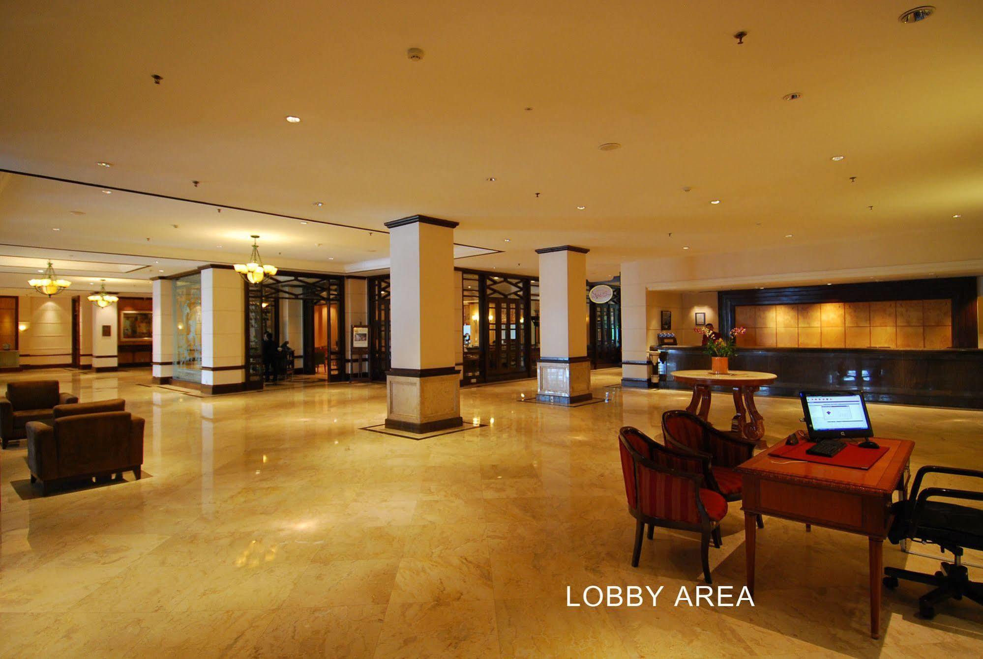 Le Grandeur Hotel Balikpapan Exterior foto